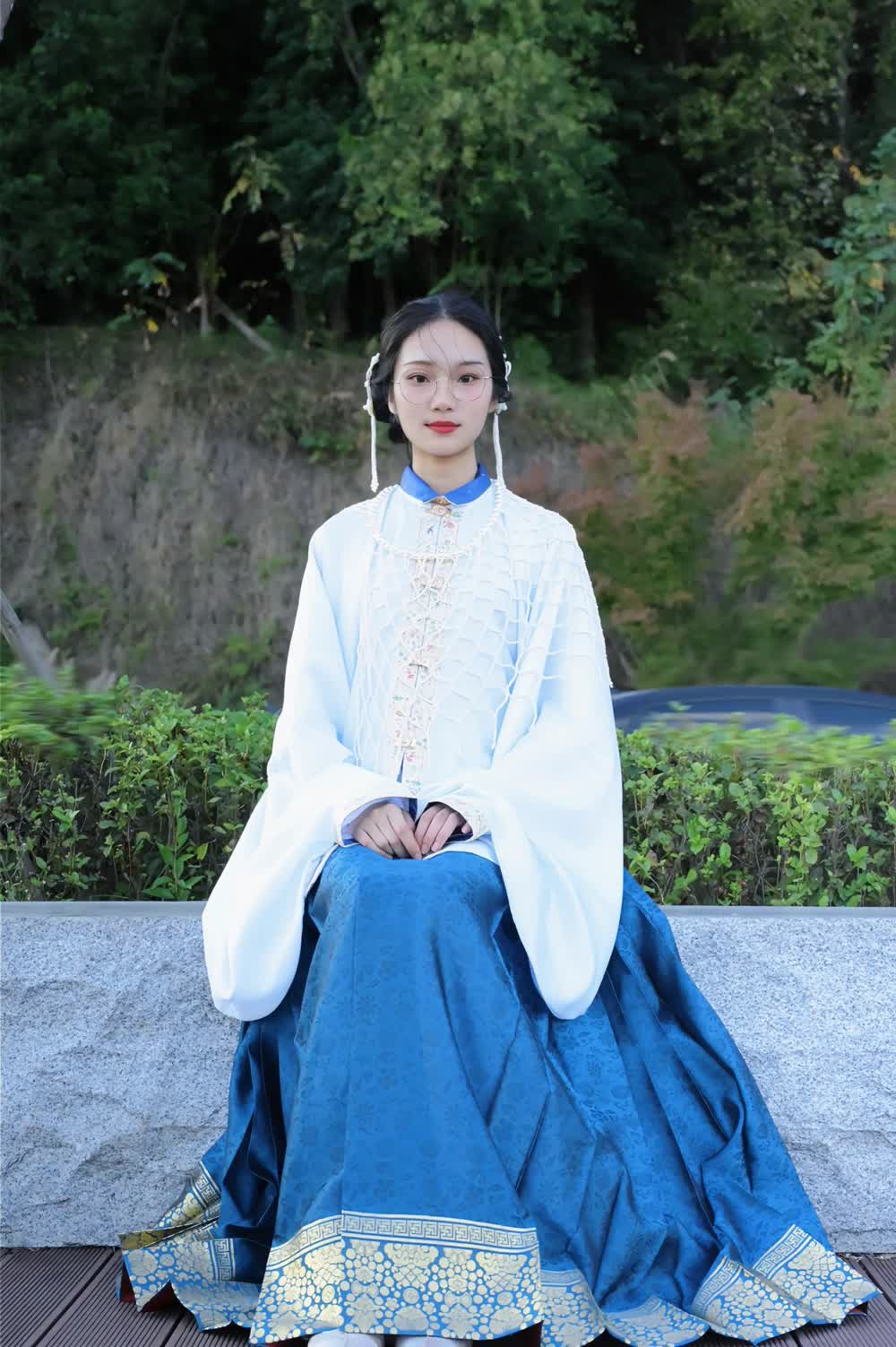 月亮清冷-太阳炙热-汉服穿搭.jpg